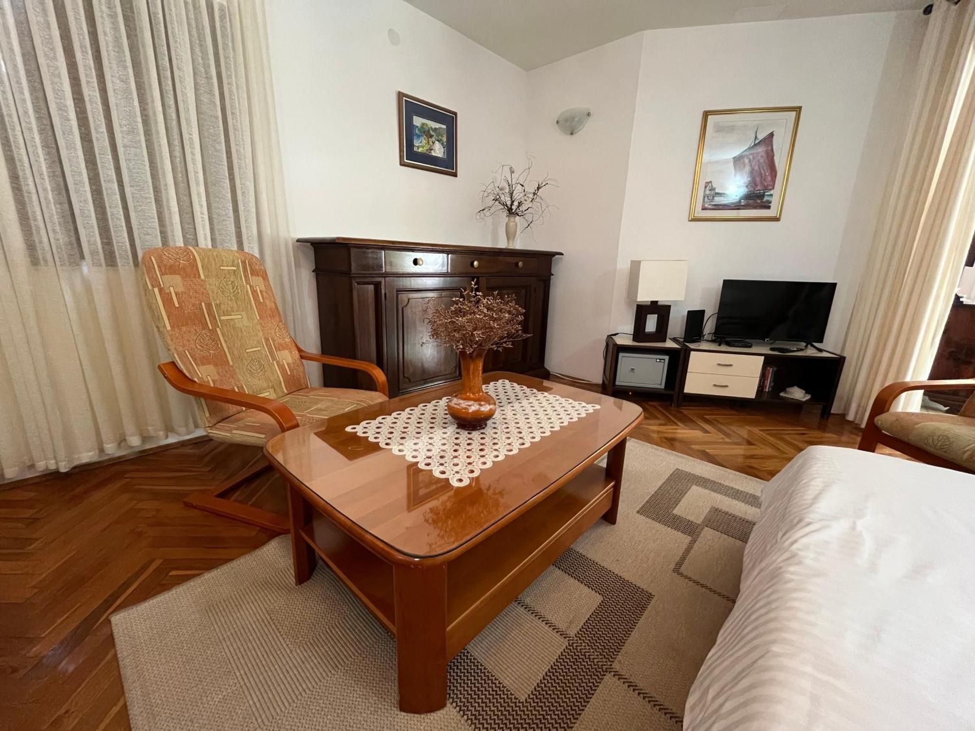 Apartman Mladenka Supetar Exterior foto